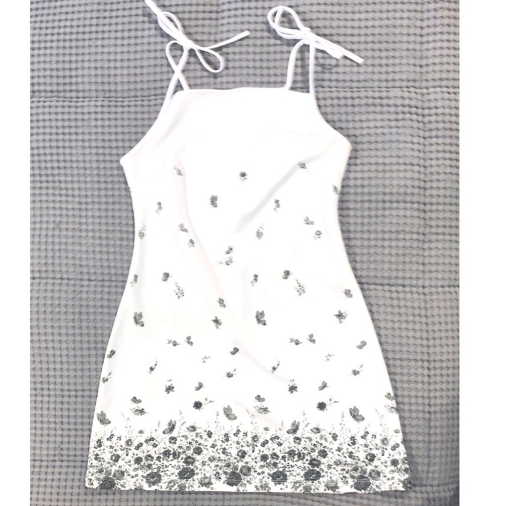 Minerva White tie strap mini dress with gray butterfly Print Medium